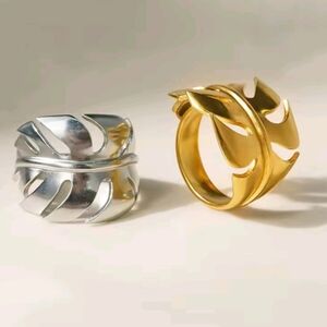 New ANTHRO 18K Gold Or Silvertone Stainless Steel Banana Leaf Ring